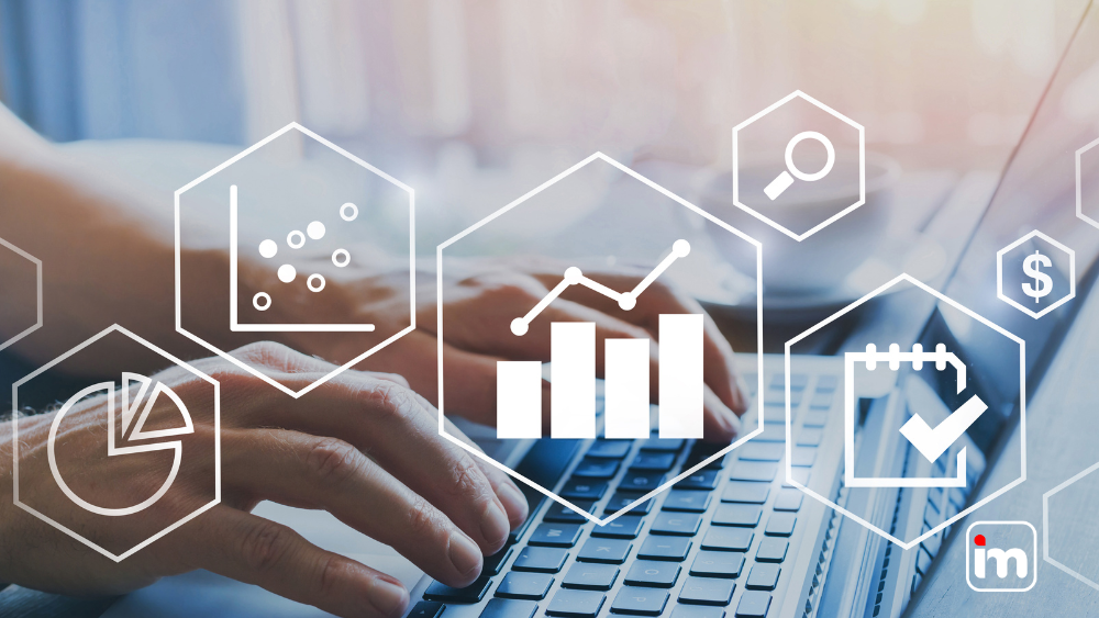 La inteligencia artificial nos permite aprovechar la data, procesarla y analizarla para a partir de ello tomar las mejores decisiones bajo un pensamiento crítico sólido e informado. 